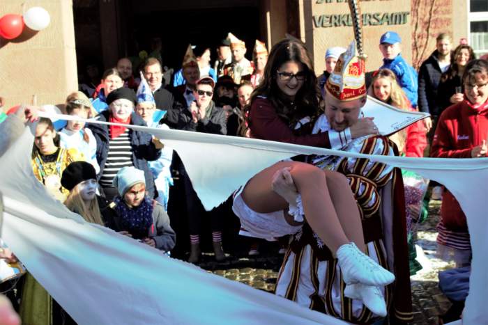 Hier ist eigentlich ein Bild. Bitte aktivieren Sie die Bildanzeige.