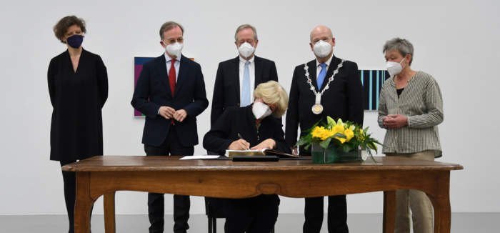 Hier ist eigentlich ein Bild. Bitte aktivieren Sie die Bildanzeige.